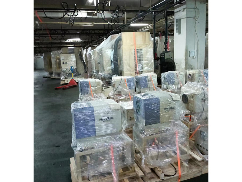 東莞長(zhang)安某公(gong)司搬遷(qian)打包現(xiàn)場