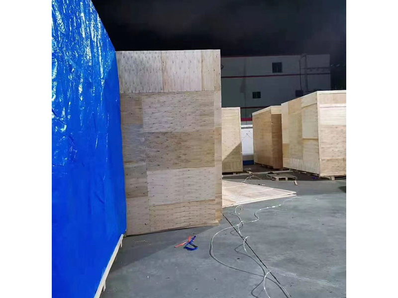 中山某公司(si)真空防雨木(mu)箱